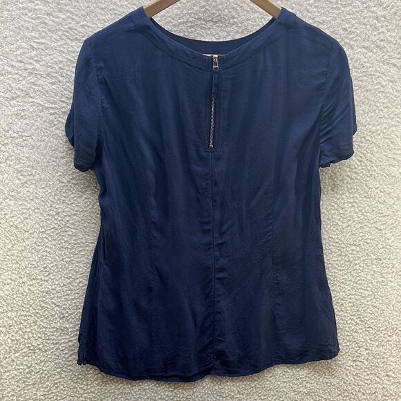 Banana Republic‎ Navy Short Sleeve Back Zip Blouse Size 8 Medium - Picture 4 of 5